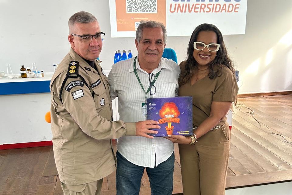 CRQ 7 PROMOVEU AÇÃO COM O JOGO “MISTURA EXPLOSIVA” PARA ESTUDANTES DO CPM DENDEZEIROS