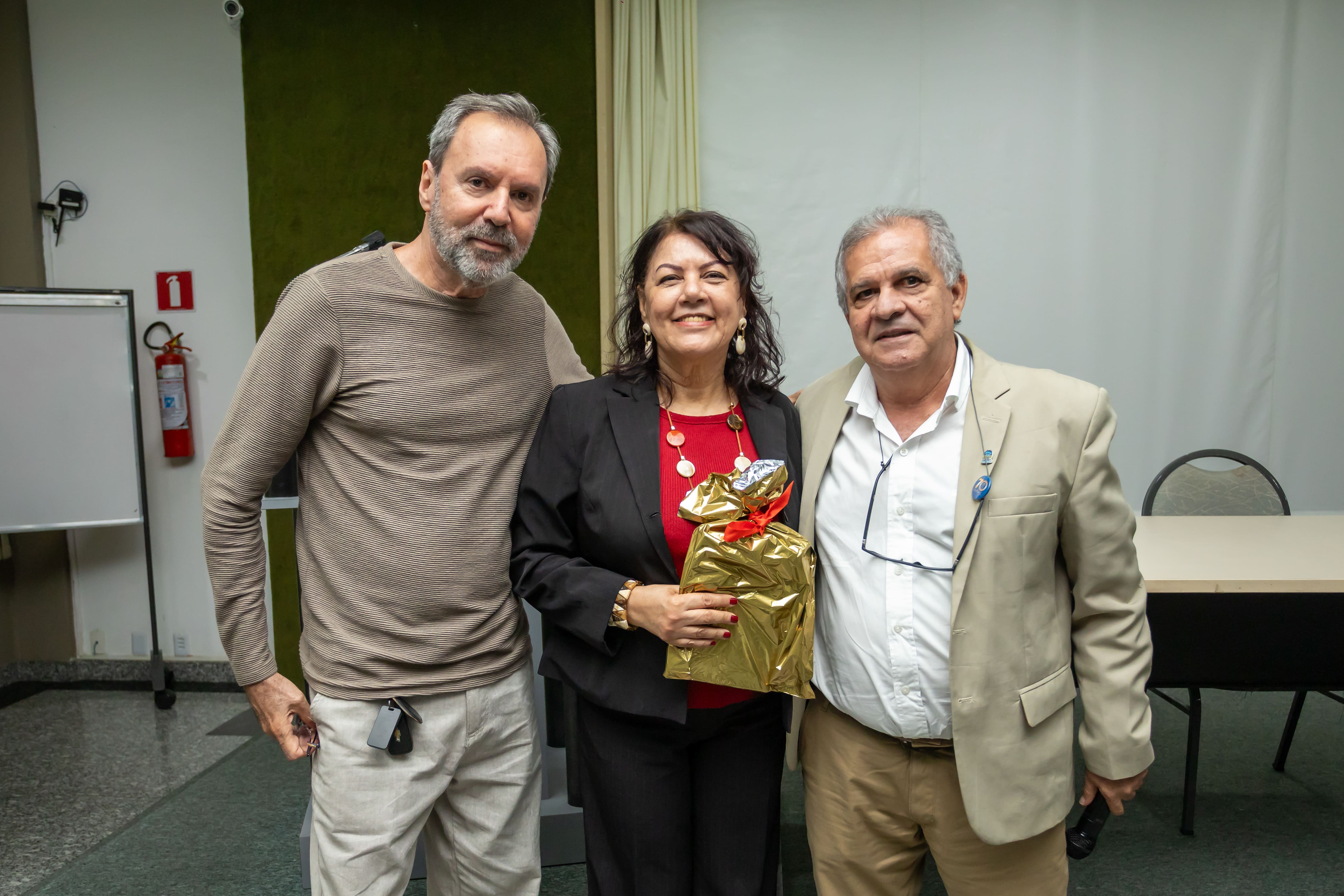 CRQ 7 OFERECEU A PALESTRA “SILÊNCIO NO CAMPO, RISCO NA MESA”, MINISTRADA PELA PROFESSORA NEUZA  MIRANDA