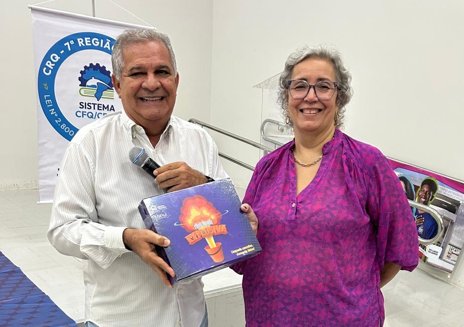 CRQ 7 LEVA ATIVIDADE COM O JOGO MISTURA EXPLOSIVA AO COLÉGIO ESTADUAL MANOEL DEVOTO